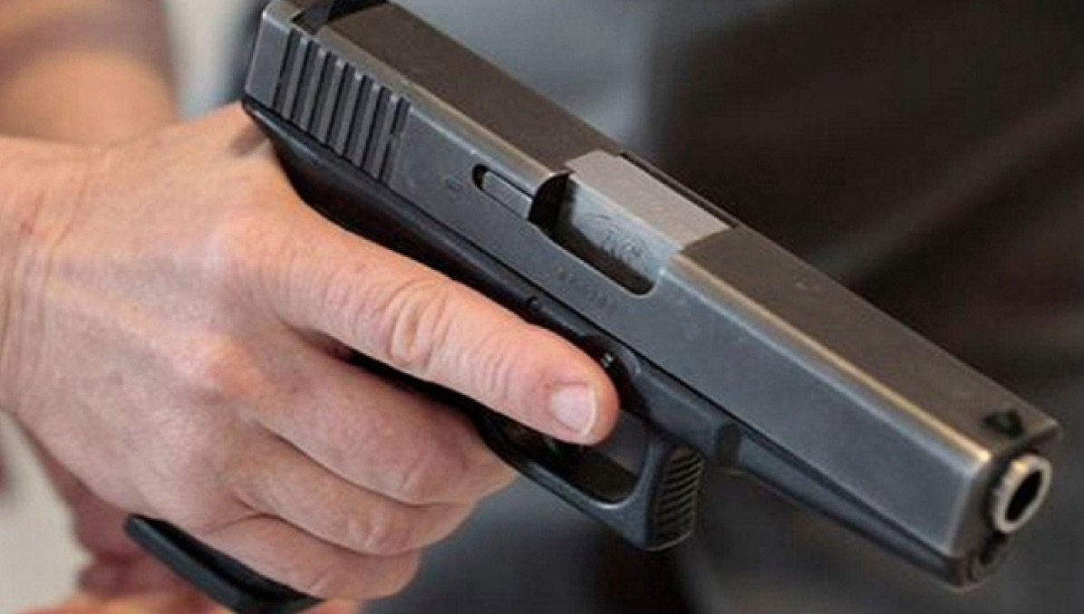 ცეცხლსასროლი იარაღებისა და საბრძოლო მასალის მართლსაწინააღმდეგო შეძენა-შენახვისა და ტარების ბრალდებით, ორი პირი დააკავეს