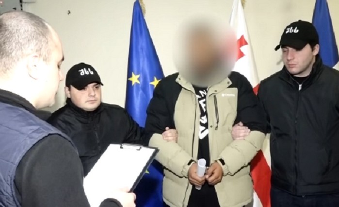 ისრაელის მოქალაქე, რომელმაც გმირთა მოედნის მიმდებარედ, გვირაბში აკუსტიკური იარაღიდან რამდენჯერმე გაისროლა, დააკავეს და საქართველოდან გააძევეს